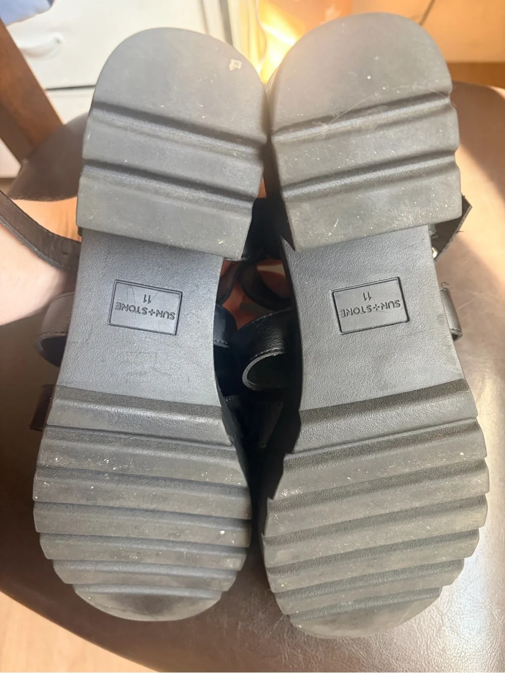 Aun Stone Black Strappy Women's Sandals - size 11